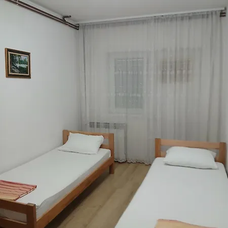 Sa Dvokrevetnom Sobom Apartamento Bosanska Gradiska